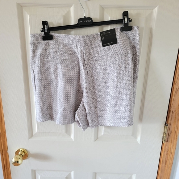 NWT Banana Republic pleated shorts, size 12 - Picture 2 of 5